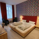 Bornholmer Hof Im Prenzlauer Berg 3*