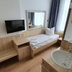 Bornholmer Hof Im Prenzlauer Berg 3*