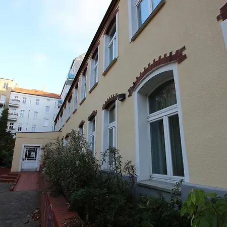 Bornholmer Hof Im Prenzlauer Berg 3*